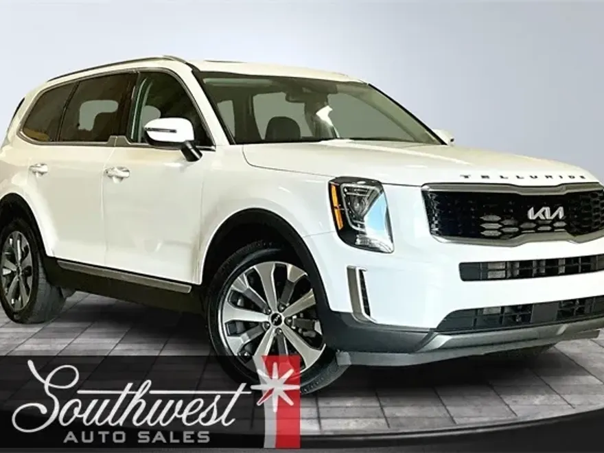 2022 Kia Telluride S photo 1