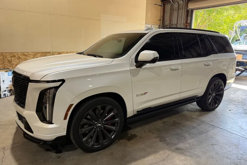 2025 Cadillac Escalade V-Series photo 1