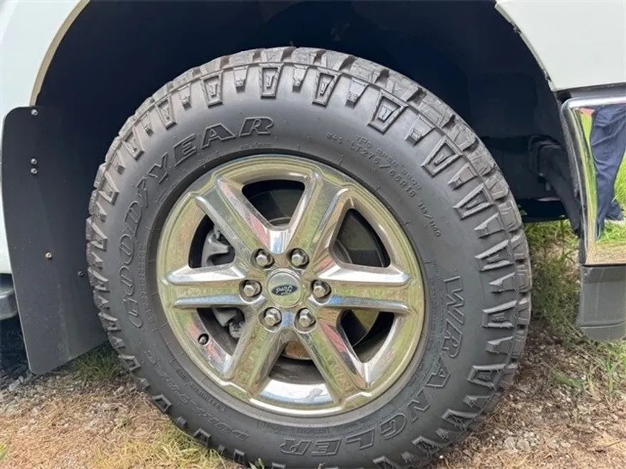 2024 Ford F-150 XLT photo 1