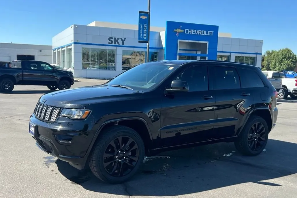 2019 Jeep Grand Cherokee Altitude photo 1