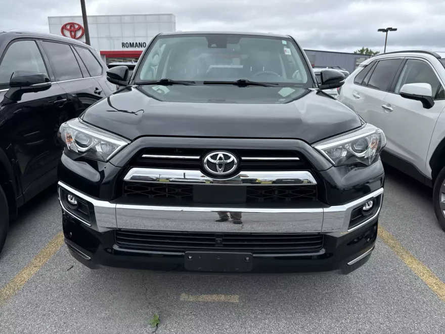 2022 Toyota 4Runner Limited photo 1