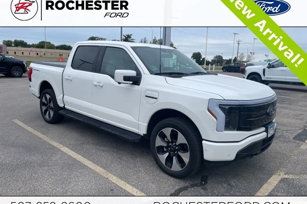 2023 Ford F-150 Lightning Platinum photo 1