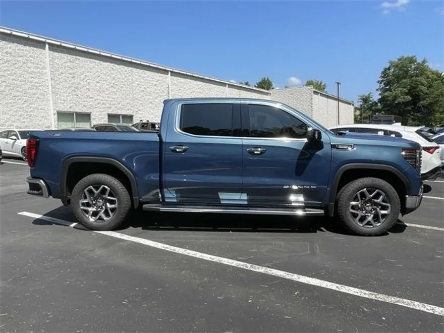2024 Gmc Sierra 1500 SLT photo 1