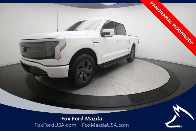 2022 Ford F-150 Lightning Lariat photo 1
