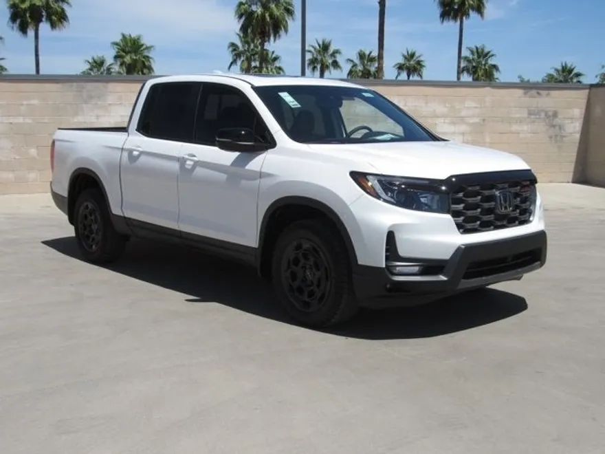 2025 Honda Ridgeline TrailSport photo 1