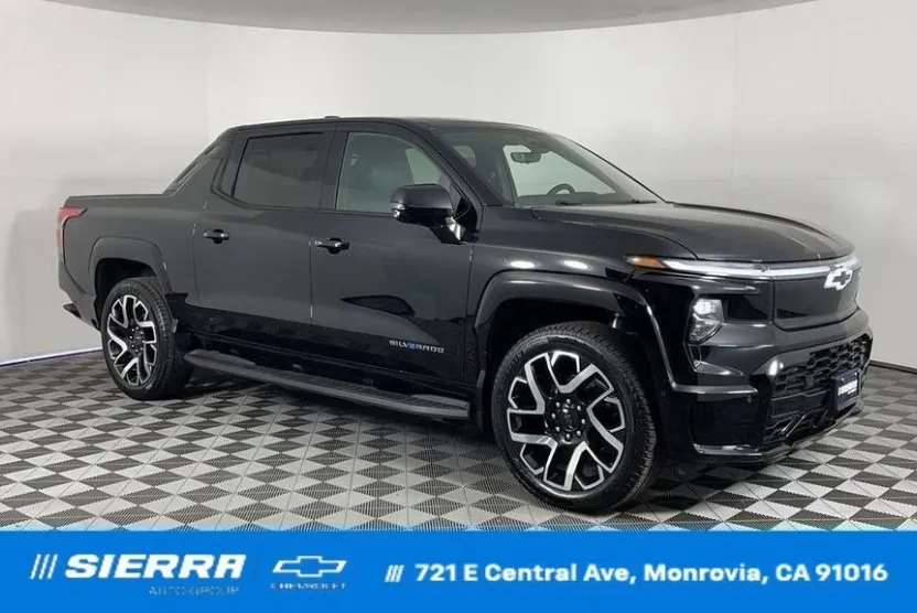 2025 Chevrolet Silverado EV RST photo 1