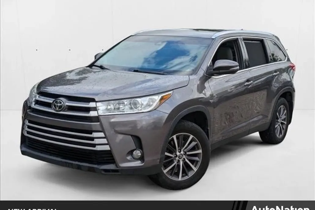 2019 Toyota Highlander XLE photo 1
