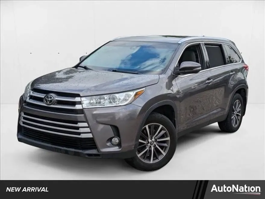 2019 Toyota Highlander XLE photo 1