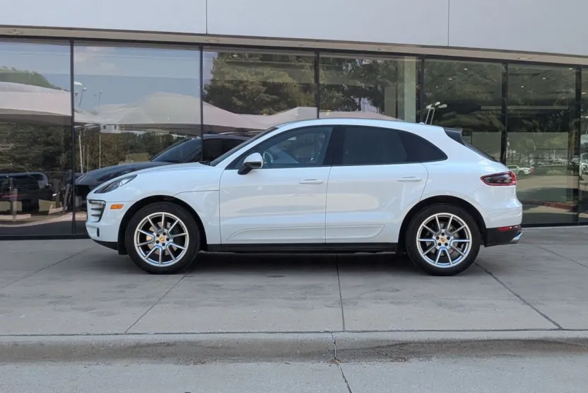 2018 Porsche Macan photo 1
