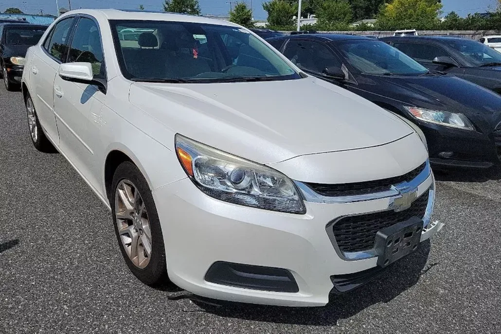 2016 Chevrolet Malibu Limited photo 1
