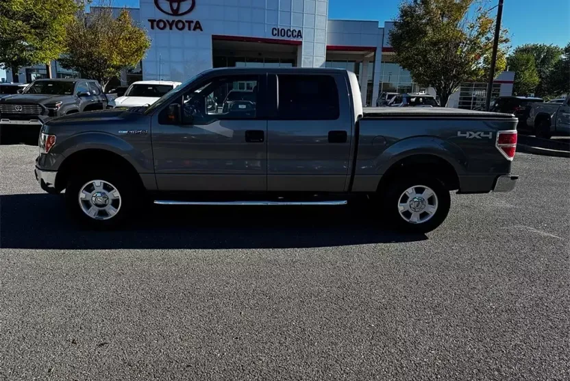 2012 Ford F-150 XLT photo 1