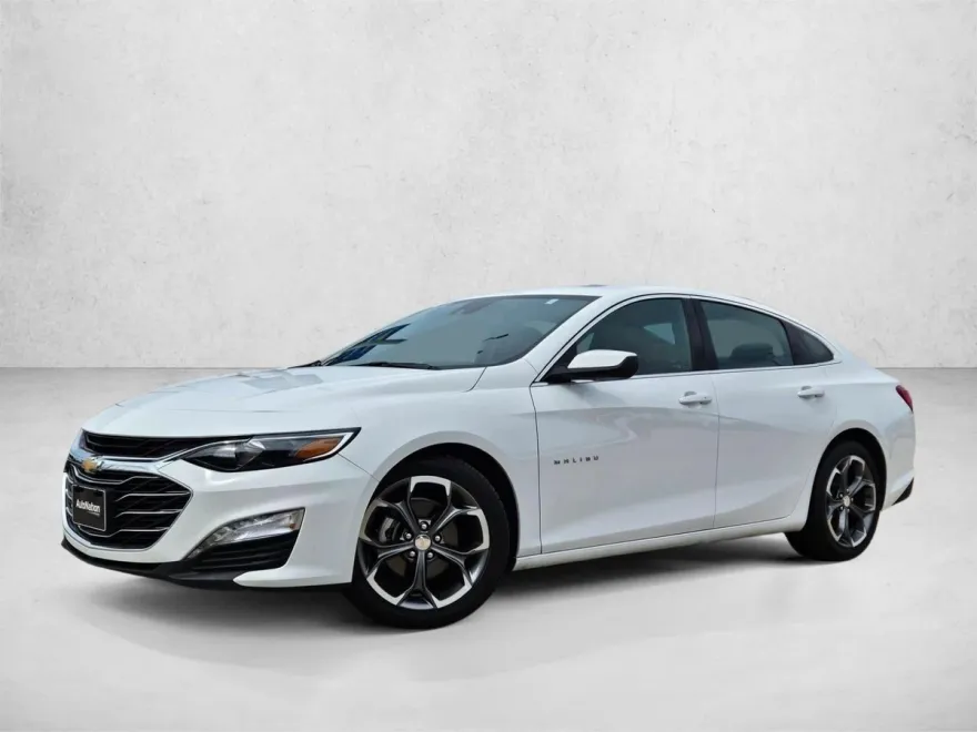 2023 Chevrolet Malibu 1LT photo 1
