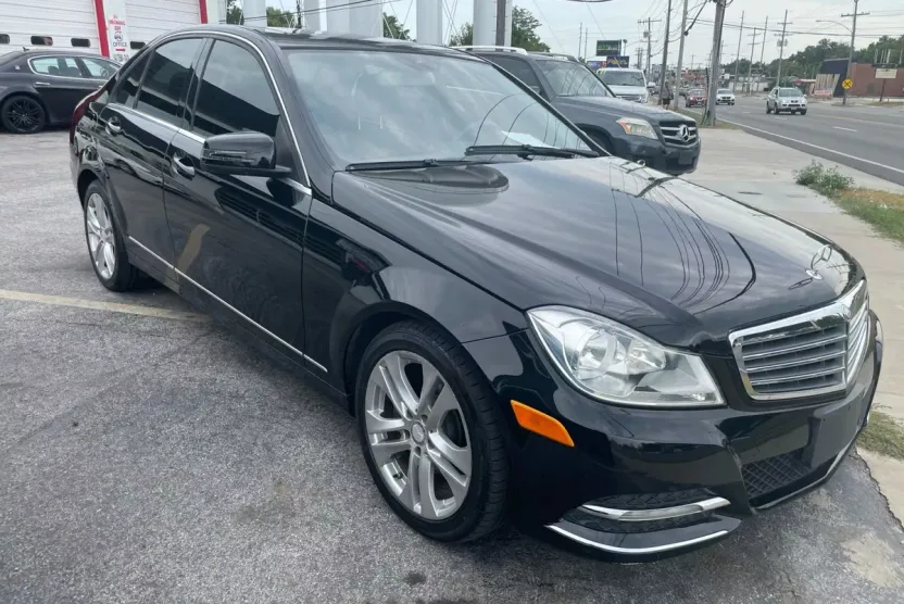 2013 Mercedes Benz C 300 4MATIC Luxury Sedan photo 1