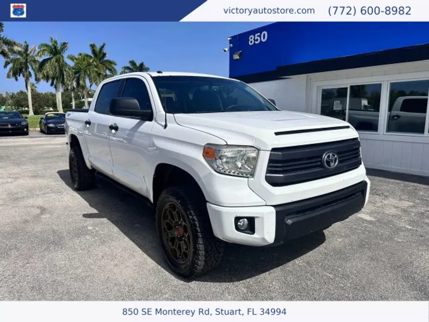 2014 Toyota Tundra CrewMax SR5 photo 1