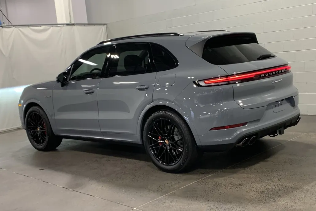 2026 Porsche Cayenne S E-Hybrid photo 1