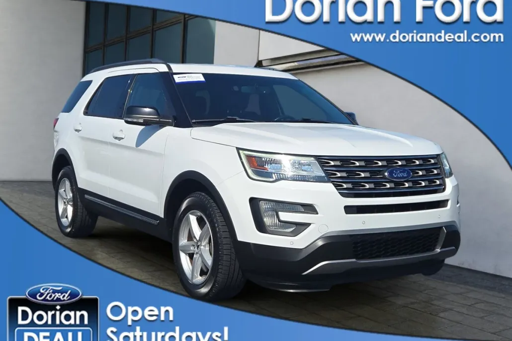 2017 Ford Explorer XLT photo 1