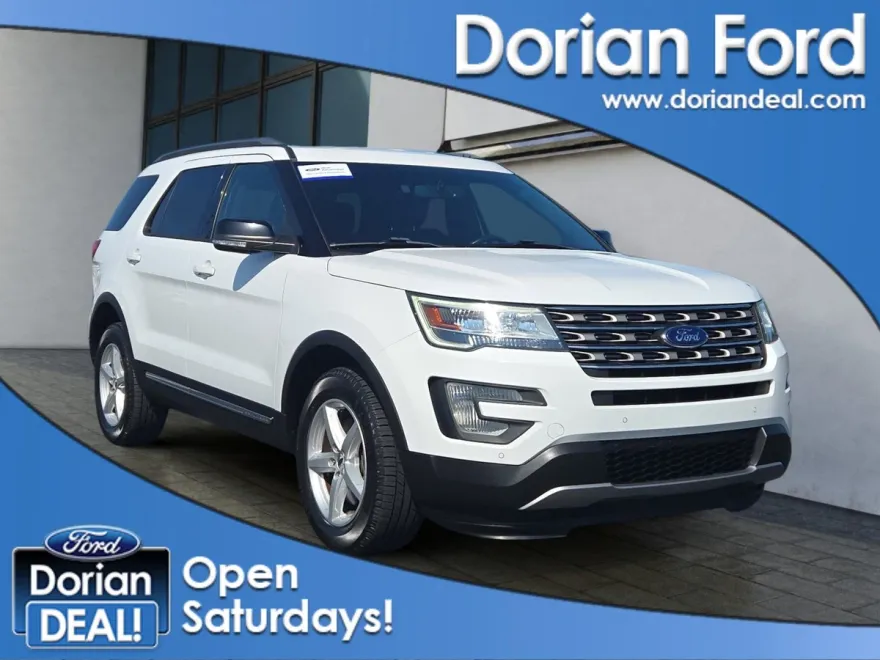 2017 Ford Explorer XLT photo 1