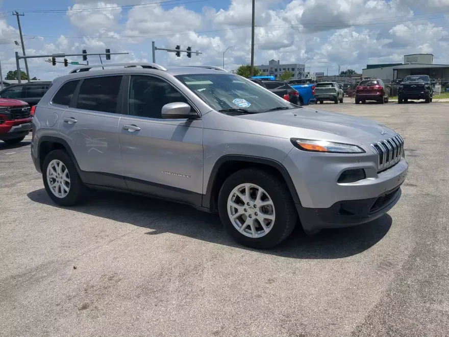 2018 Jeep Cherokee Latitude photo 1