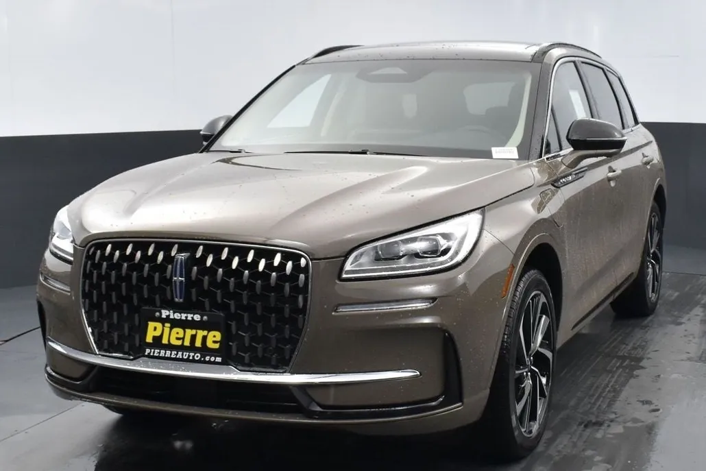 2025 Lincoln Corsair Grand Touring photo 1