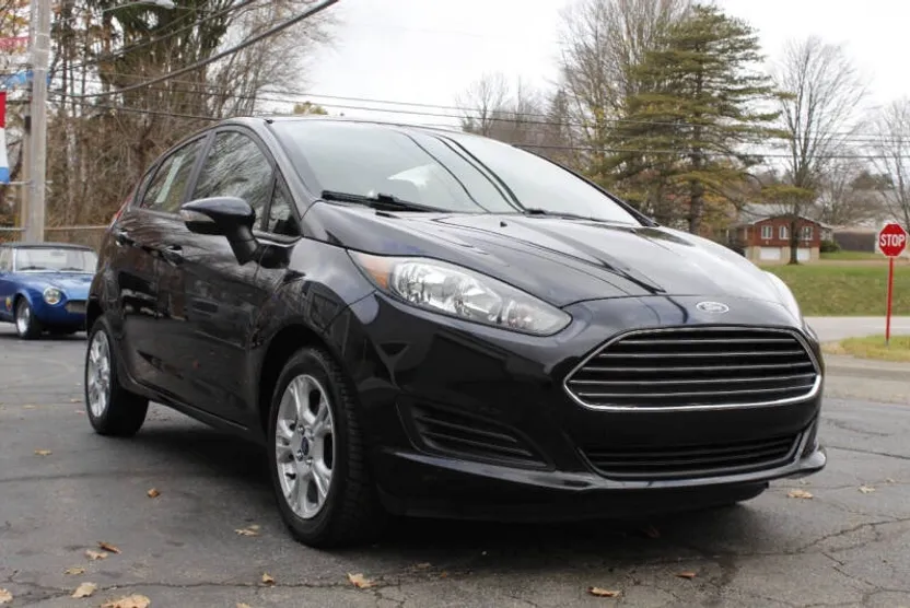 2015 Ford Fiesta SE photo 1