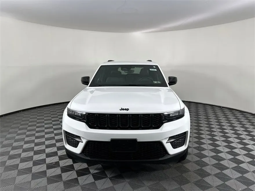 2022 Jeep Grand Cherokee Altitude photo 1