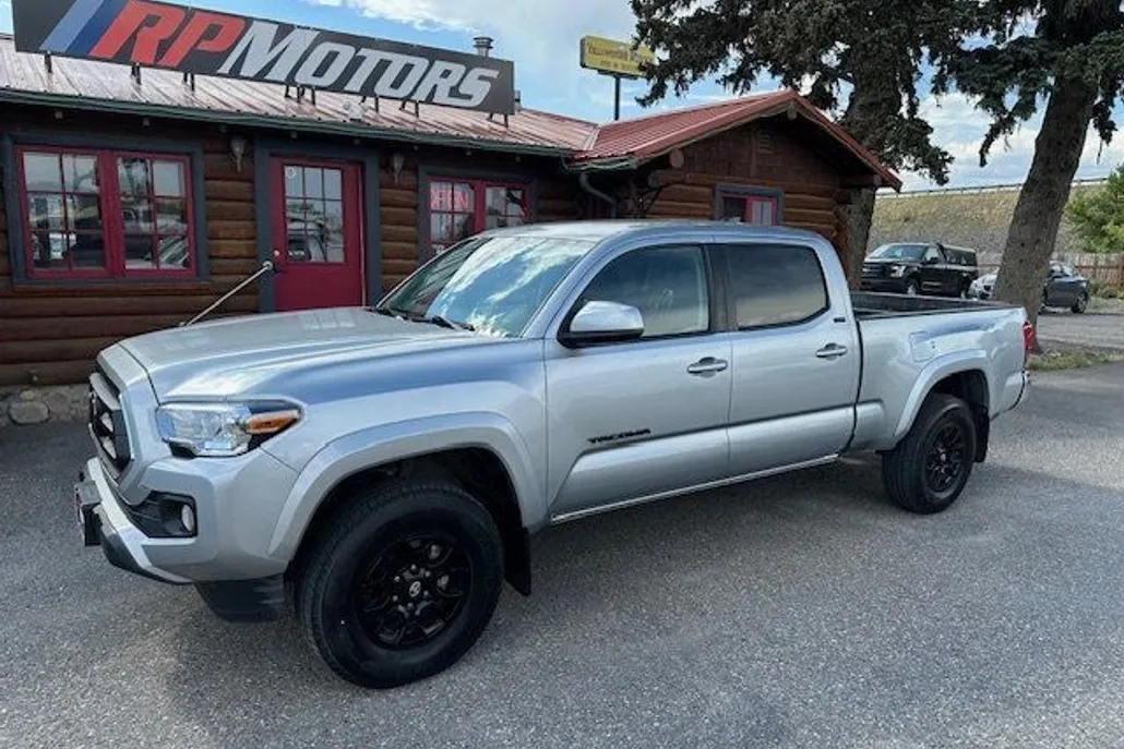 2022 Toyota Tacoma SR5 V6 photo 1