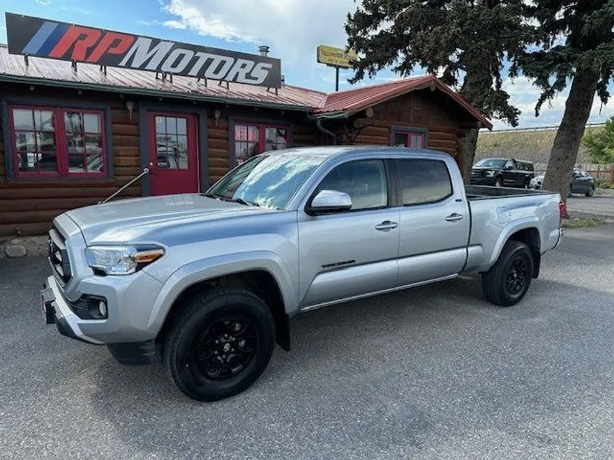 2022 Toyota Tacoma SR5 V6 photo 1