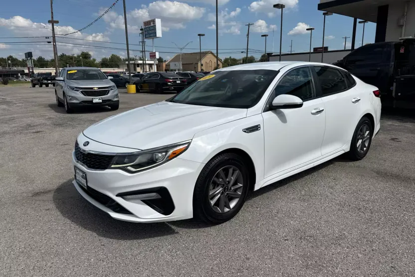 2020 Kia Optima LX SE photo 1