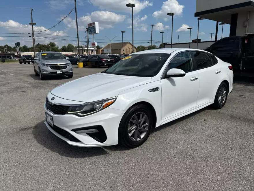2020 Kia Optima LX SE photo 1