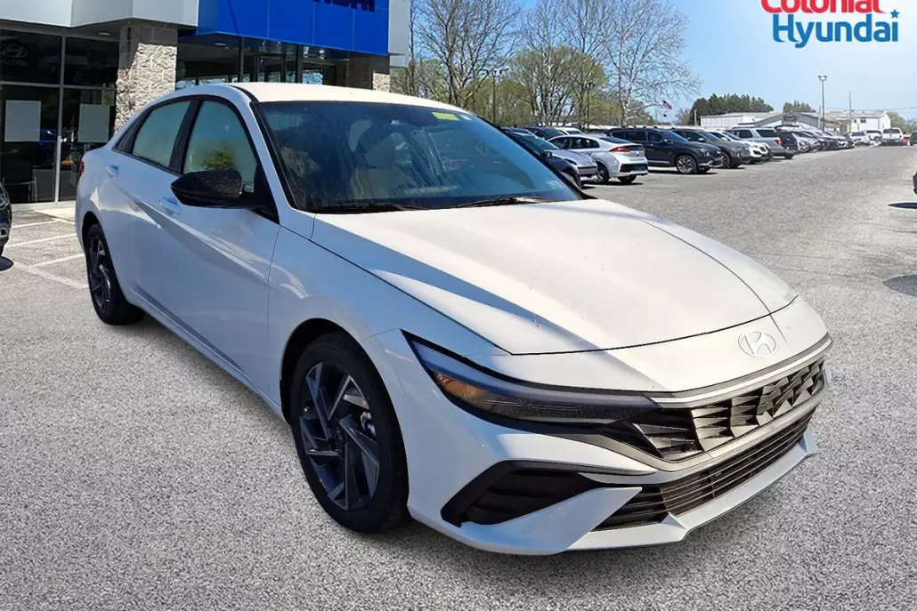 2025 Hyundai Elantra SEL Sport photo 1