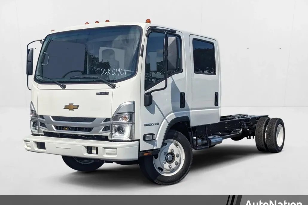 2025 Chevrolet Silverado photo 1