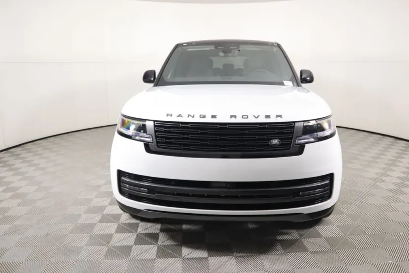2025 Land Rover Range Rover SE photo 1
