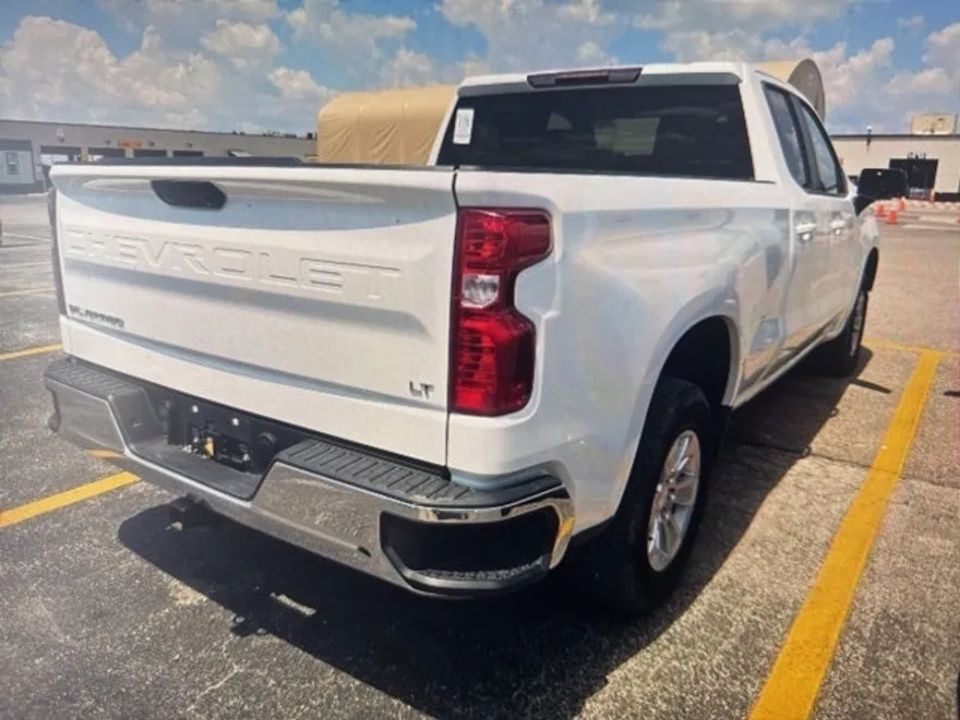 2024 Chevrolet Silverado 1500 LT photo 1