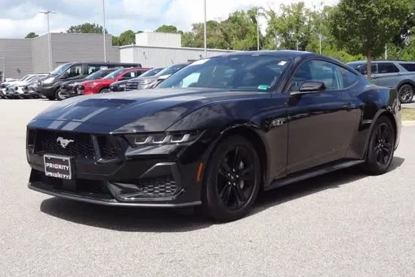 2024 Ford Mustang GT photo 1