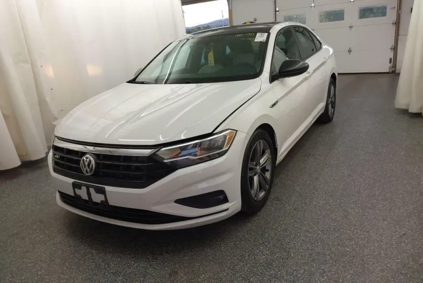 2021 Volkswagen Jetta R-Line photo 1
