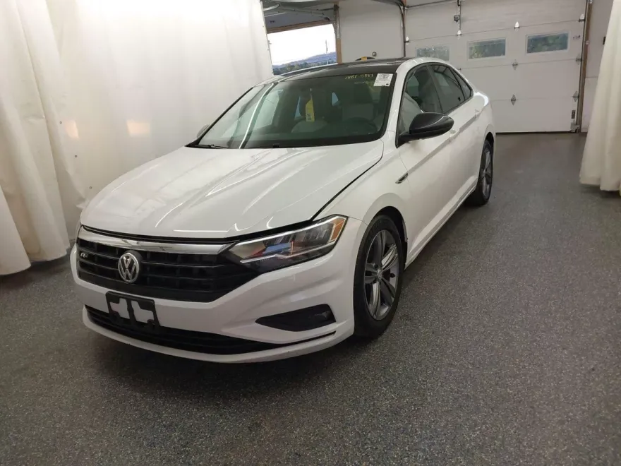 2021 Volkswagen Jetta R-Line photo 1