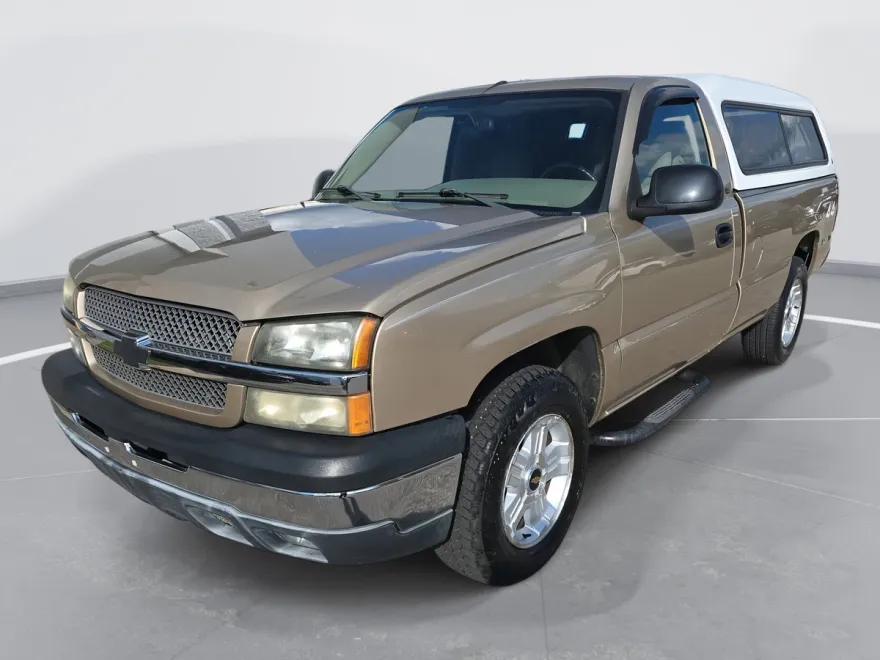 2004 Chevrolet Silverado 1500 LS photo 1