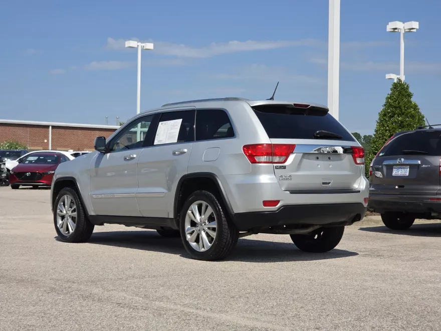 2012 Jeep Grand Cherokee Laredo photo 1