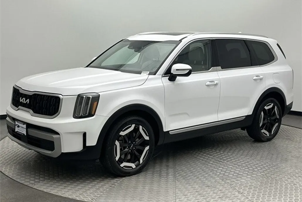 2023 Kia Telluride EX photo 1