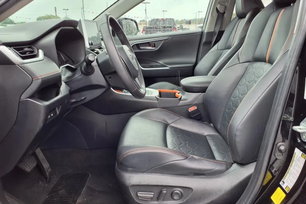 2023 Toyota RAV4 Adventure photo 1