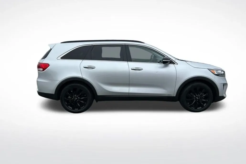 2019 Kia Sorento S photo 1