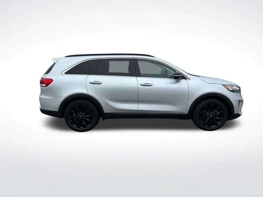2019 Kia Sorento S photo 1