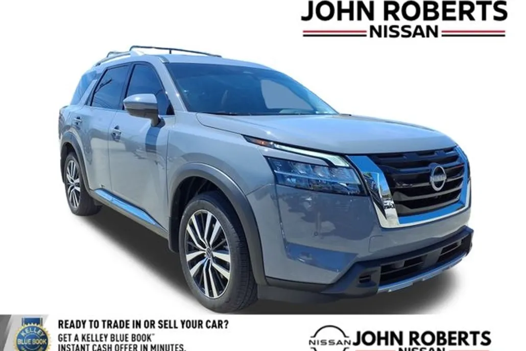 2023 Nissan Pathfinder Platinum photo 1
