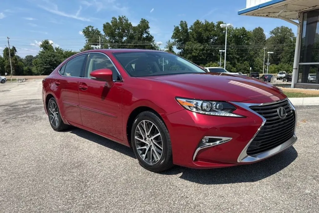 2016 Lexus ES 350 photo 1