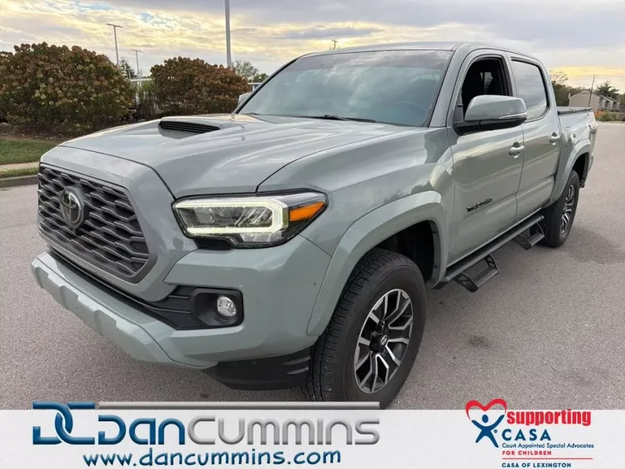 2023 Toyota Tacoma 4x4 SR photo 1