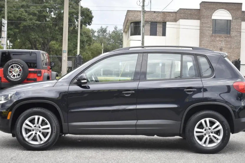 2016 Volkswagen Tiguan R-Line SEL photo 1