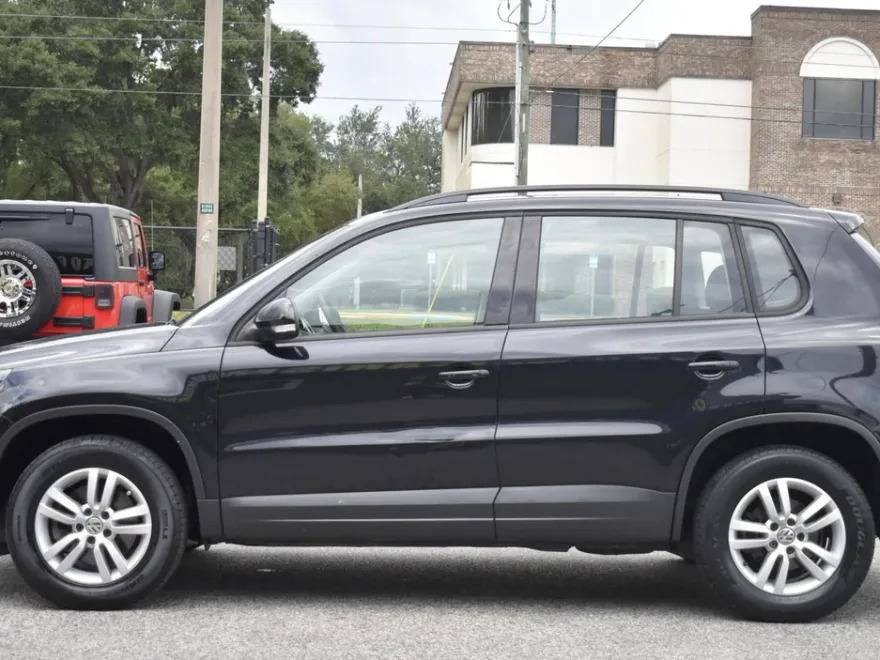 2016 Volkswagen Tiguan R-Line SEL photo 1