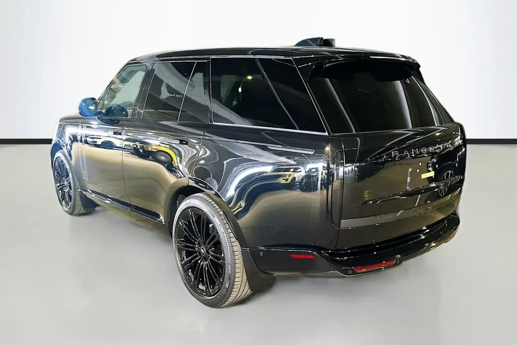 2025 Land Rover Range Rover SE photo 1