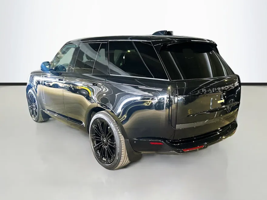 2025 Land Rover Range Rover SE photo 1