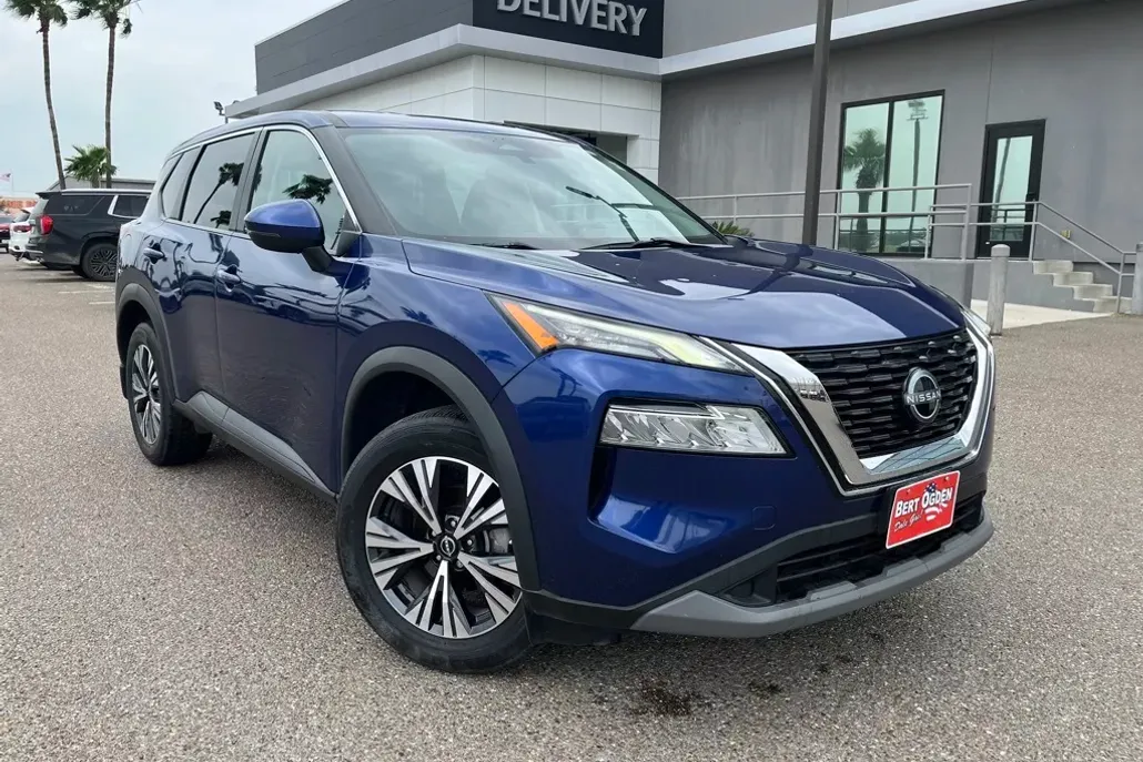2022 Nissan Rogue SV photo 1